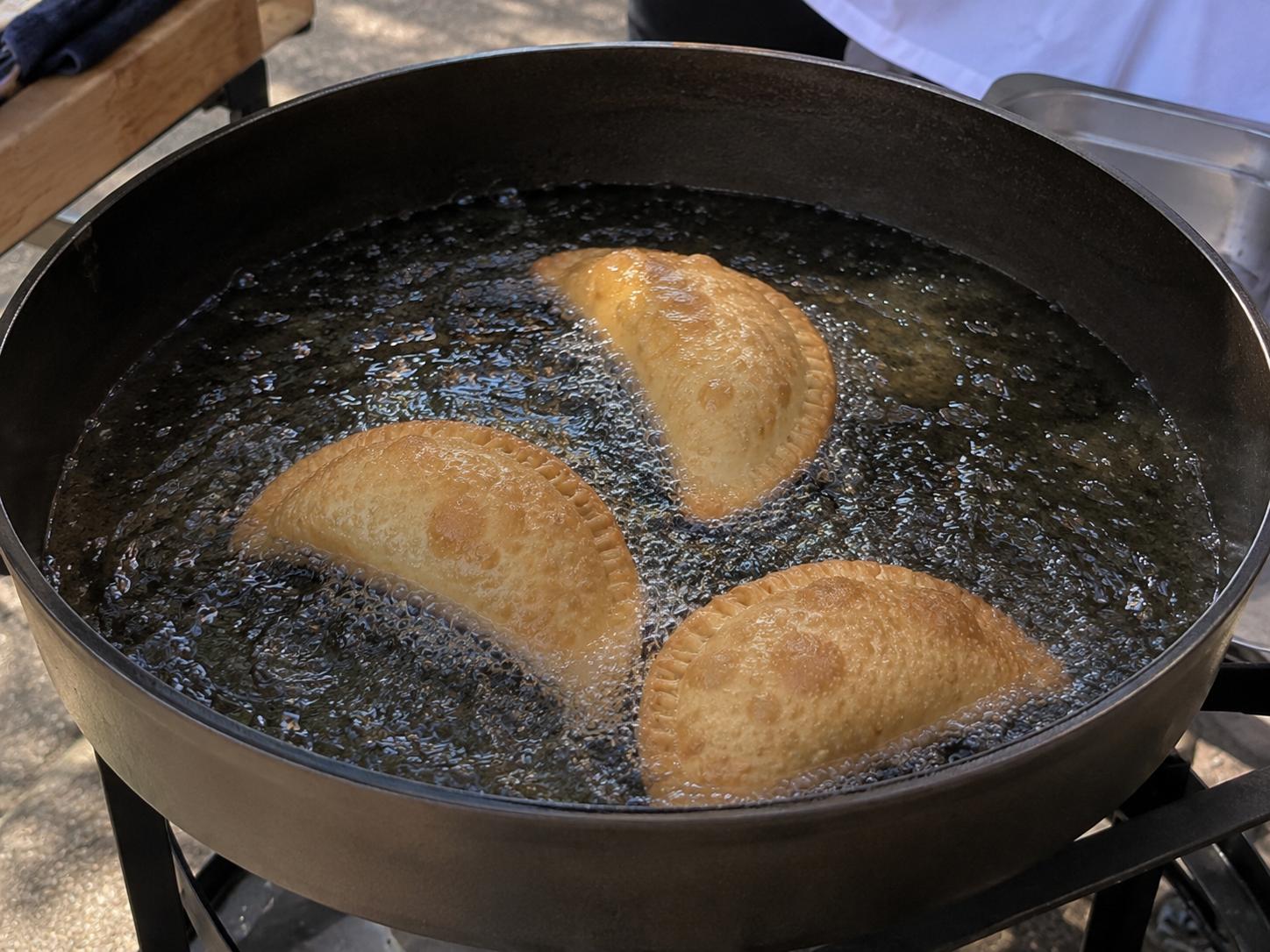 Empanadas argentines frites au disque pour événement traiteur